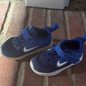 Nike Kids Blue Shoes Sneakers Size 6C